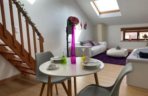 Socourt Apartment | My Love Room avec Balnéo Privative et Climatisation
