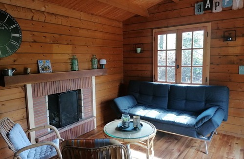 Lanvallay Ski Chalet | NATURE COTTAGE WITH POND