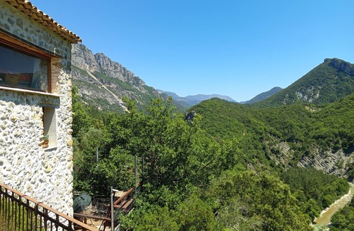 Sigale House | Nature refuge in the Estéron valley, small authentic sheepfold, bohemian spirit