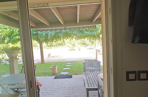 Latresne Apartment | Near Bordeaux: air conditioning, parking, and a picturesque setting