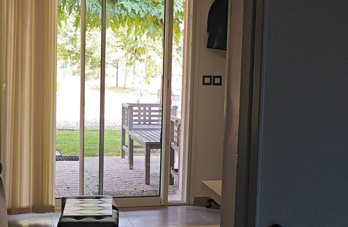 Latresne Apartment | Near Bordeaux: air conditioning, parking, and a picturesque setting