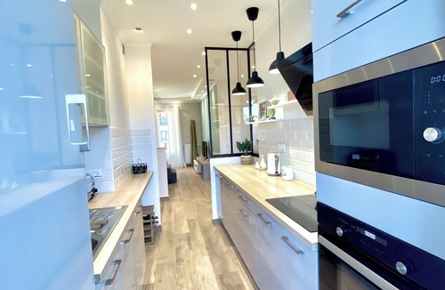 Riquier Apartment | Near Port & City - Private Parking & Breakfast
