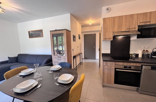 Peyragudes Apartment | New apartment T3 Génos Loudenvielle 50 m from the lake, 100 m² private garden