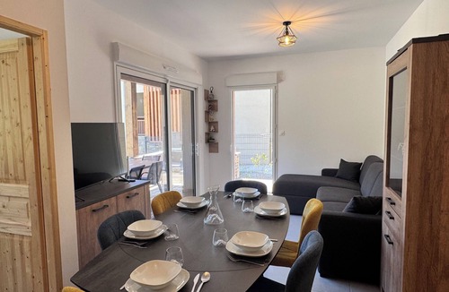 Peyragudes Apartment | New apartment T3 Génos Loudenvielle 50 m from the lake, 100 m² private garden