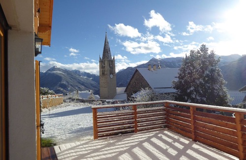 Puy-Saint-Andre Ski Chalet | New chalet near Briançon, very bright, overlooking garden