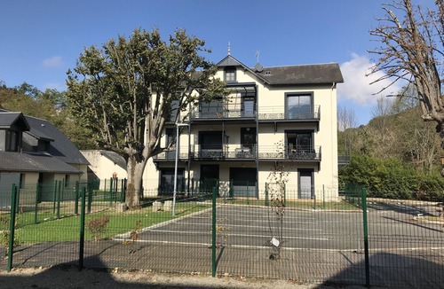 Beaucens Apartment | New luxury apartment ideal for spa guests, cyclists, hikers and skiers