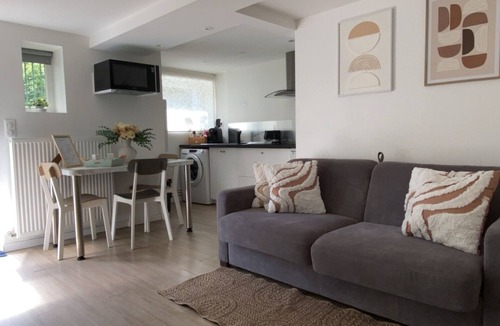 Saint-Pierre - Rene II - Bonsecours Apartment | New/Oasis in the Heart of Nancy with Garden and Free Parking 🍃