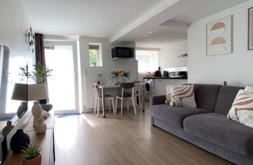 Saint-Pierre - Rene II - Bonsecours Apartment | New/Oasis in the Heart of Nancy with Garden and Free Parking 🍃