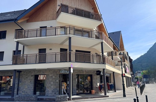 Saint-Lary-Soulan Apartment | New - Refined apartment in Saint-Lary village center, 3 bedrooms- 8 pers.