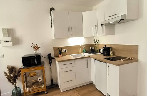 Marengo - Jolimont Apartment | New T2 30 m2 air-conditioned, private garden terrace, 10 mn from train station and town center.