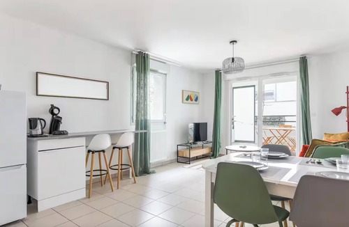 Fontaine Lestang-Bagatelle-Papus-Tabar-Bordelongue Apartment | NEW! The 18: Quiet 2-bed apt, private parking, terrace, city center, near river