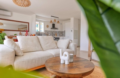 La Garde-Freinet House | New Villa 2025 | Private Pool | View : Maures | 25 min from St Tropez