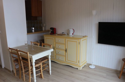 Gouaux-de-Larboust Apartment | Newly renovated apartment at the foot of the Peyragudes slopes, Agudes side
