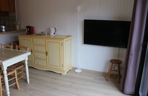 Gouaux-de-Larboust Apartment | Newly renovated apartment at the foot of the Peyragudes slopes, Agudes side