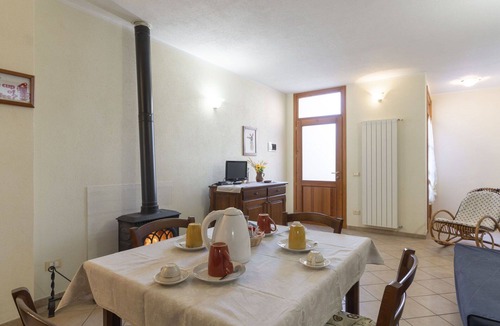 Vendone Apartment | Nice apartment for 4 people with WIFI, TV, patio, pets allowed and panoramic view