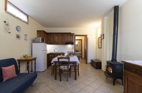 Vendone Apartment | Nice apartment for 4 people with WIFI, TV, patio, pets allowed and panoramic view
