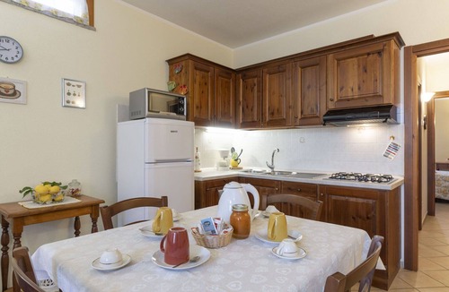 Vendone Apartment | Nice apartment for 4 people with WIFI, TV, patio, pets allowed and panoramic view