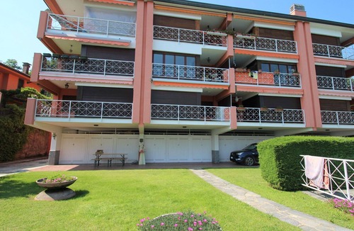 Monvalle Apartment | Nice apartment for 5 people with WIFI, pool, TV, balcony and pets allowed