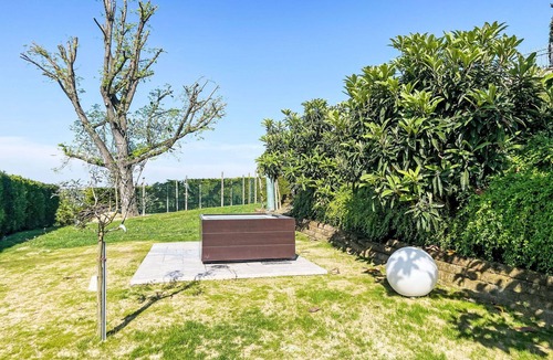 Portacomaro Apartment | Nice apartment for 8 people with pool, A/C, WIFI, TV, terrace, pets allowed and panoramic view