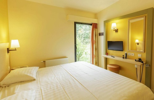 Hattigny House | Nice apartment in villa for 6 people with pool, WIFI, hot tub, TV and terrace