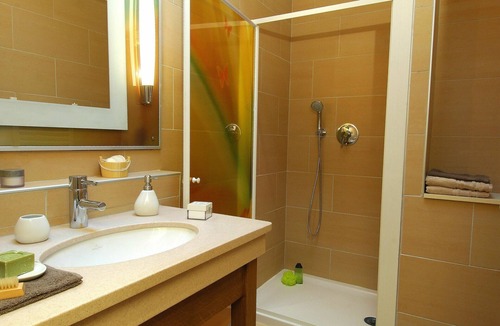 Hattigny House | Nice apartment in villa for 6 people with pool, WIFI, hot tub, TV and terrace
