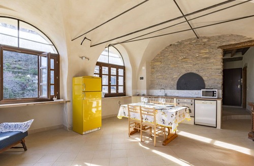 Prela Apartment | Nice apartment for 6 people with WIFI, pool, TV, patio, pets allowed and panoramic view