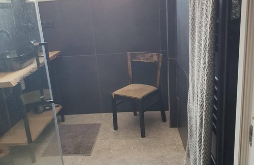 Mantega Bed & Breakfast | Nice bright room in a loft in Nice: Libération district Pets welcome