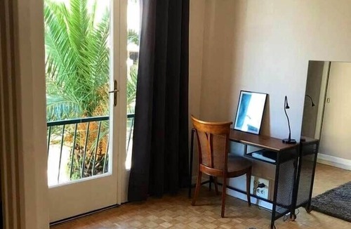 Riquier Apartment | Nice Garibaldi 3BR Apartment - Old Town, AC, Walk Everywhere
