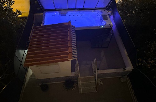 Saint-Roch Apartment | Nice Modern apartment with heated pool, terrace, garage and streetcar 2 min away