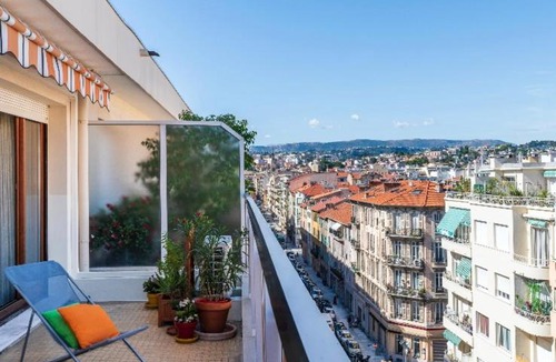 Riquier Apartment | Nice Port Apartment Top Floor Terrace Near Transport Sleeps 4
