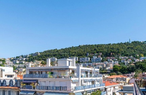 Riquier Apartment | Nice Port Apartment Top Floor Terrace Near Transport Sleeps 4