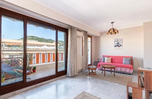 Riquier Apartment | Nice Port Apartment Top Floor Terrace Near Transport Sleeps 4