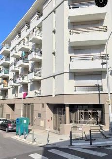 Saint-Roch Apartment | Nid douillet rénové et tramway à 1 min