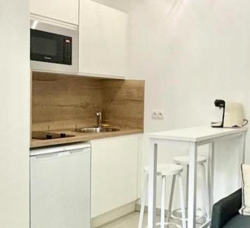 Saint-Roch Apartment | Nid douillet rénové et tramway à 1 min