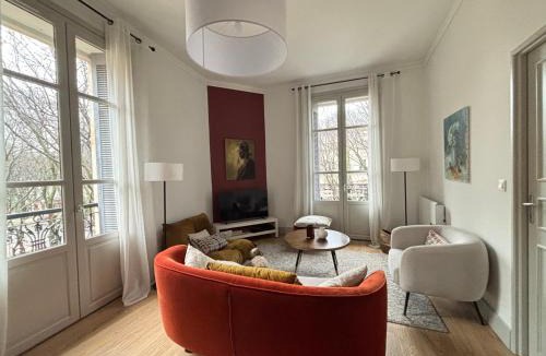 Nimes City Centre Apartment | Nimes , appartement rénové dans immeuble classé.