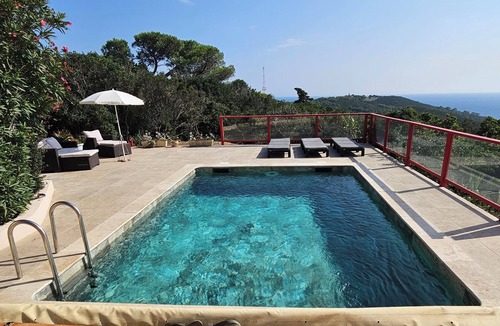 Ile du Levant Villa | nudist paradise villa with swimming pool very nive view on the sea