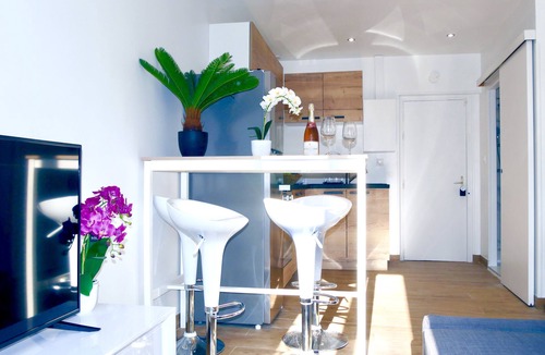 Sens Condo | Oasis in the heart of the city