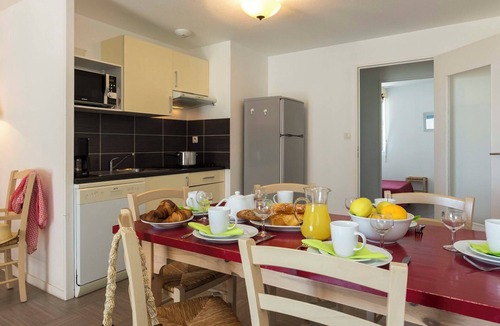 Plougasnou Apartment | Odalys Domaine des Roches Jaunes by Interhome