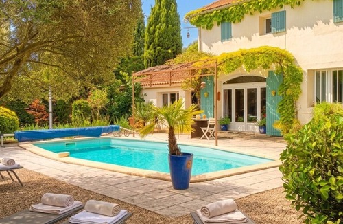Cabannes Cottage | Old Mas in Provence with swimming pool