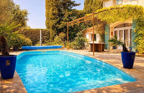 Cabannes Cottage | Old Mas in Provence with swimming pool