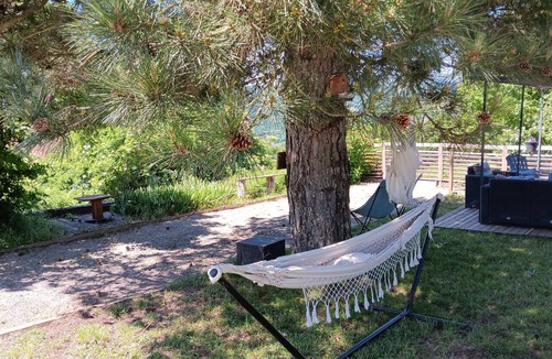 Saint-Beauzely Apartment | Old stone sheepfold: charm and authenticity in the heart of nature. Dog, okay.