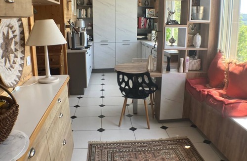 Chatillon House | On the edge of the Jura Lakes, a spacious home with a spa and a pétanque court