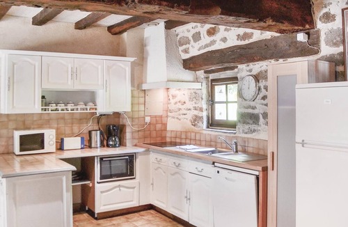 Taden House | One half of a stone cottage on the Bugsierer Trail, where the whole family can go for bike rides.