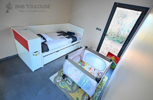 Saint-Sauveur Villa | ORBIS - "Domaine du Château d'eau" - Villa 12 personnes et dépendance 5 personnes - Piscine - Jeux - Clim - WiFi - Parking