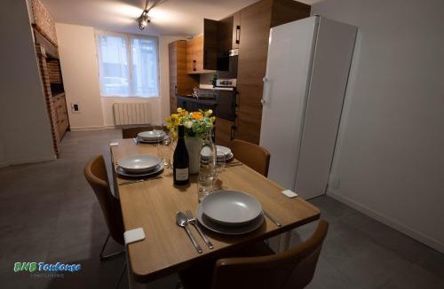 Tournefeuille Apartment | ORBIS - "Le Gaston douillet" - Clim - WiFi - Plein centre - Cour intérieure