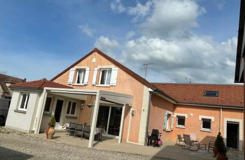 Aumenancourt Bed & Breakfast | paddock pétillant