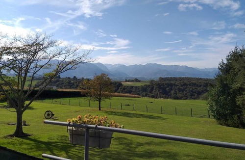 Saint-Vincent Cottage | PANORAMA on the Pyrenees, "Les 3 Collines" sports and well-being holidays