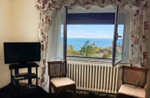 Diano Marina Apartment | Paradiso Al Mare Terrace and Shared Pool
