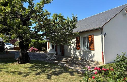 Laissac House | Pavillon du Crès - Maison chaleureuse au cœur de Laissac avec Jardin