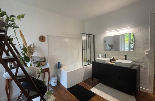 Contrexeville Bed & Breakfast | Peaceful room facing the spa-ch1